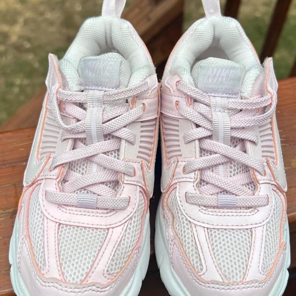 Nike Vomero 5 Youth 12 Pink Girls Easy On Running Sneakers